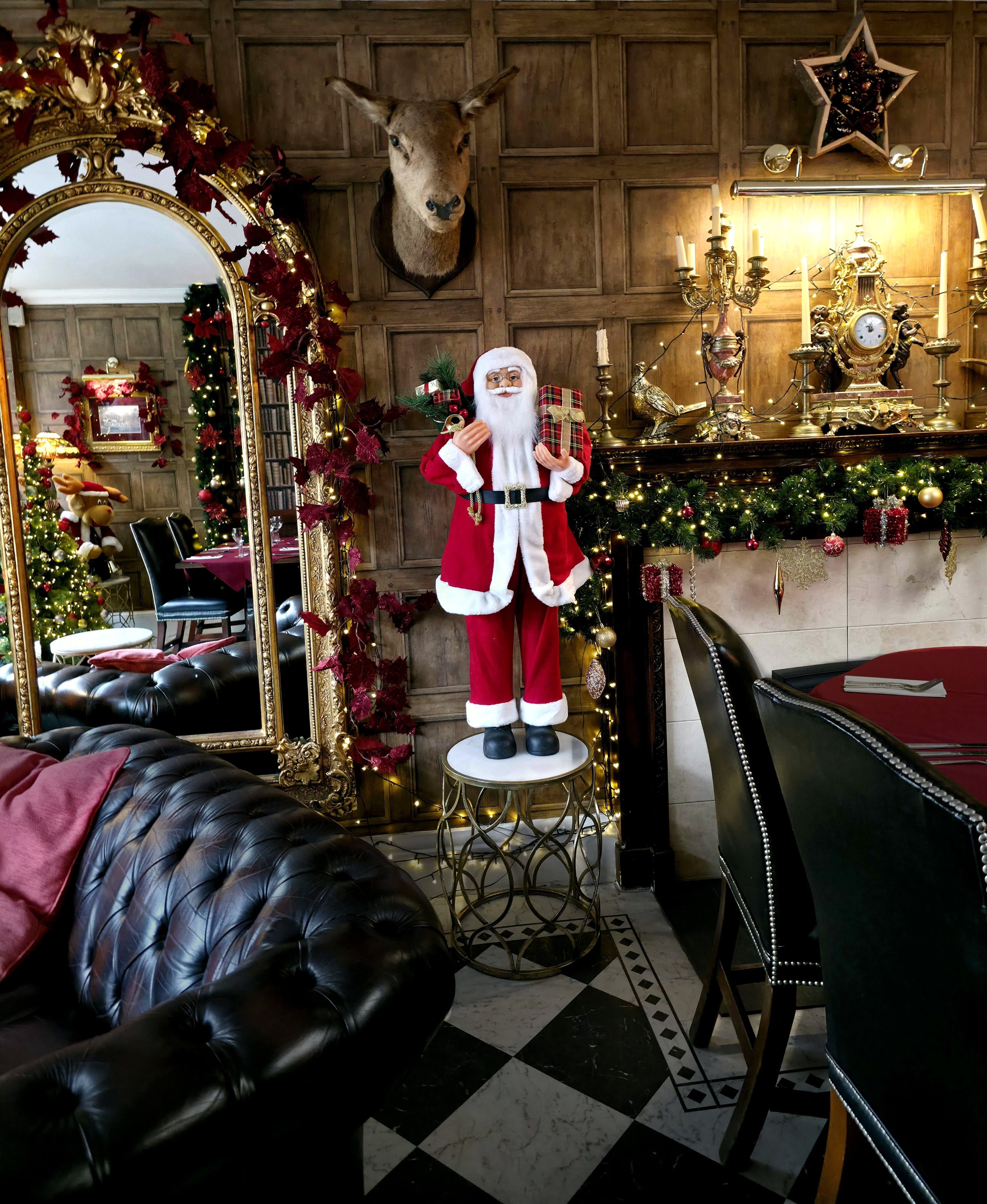 Photo of the 2025 edition of Chambers, Southsea Xmas Tree with a father Xmas. Photo taken by Baldi, A.K.A Amonn AL-Mahrouq Home on the Web: All Wired Up in November 2025.