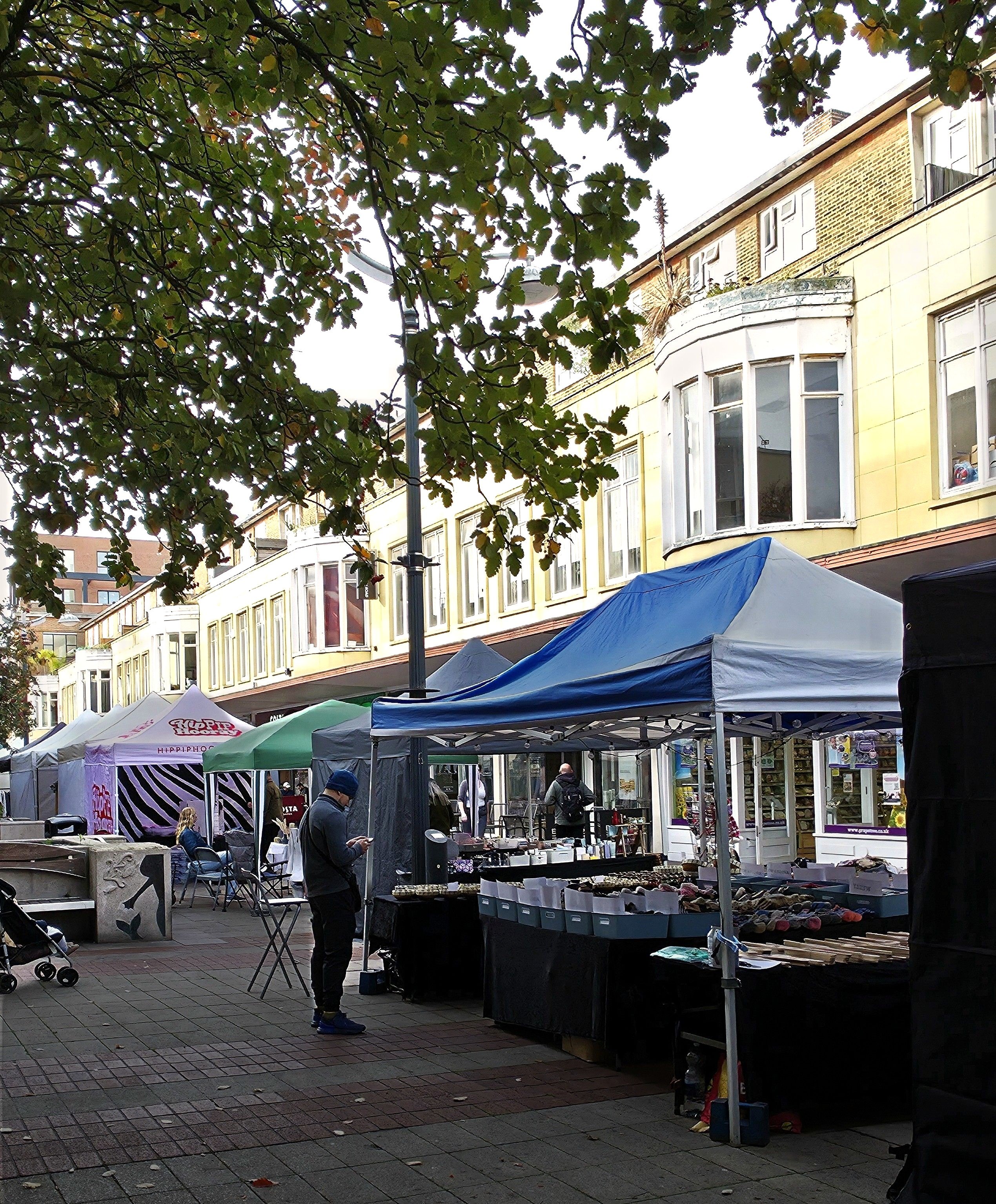 A photo of an Southsea Farmer's Market, Hampshire, United Kingdom, taken by Baldi, A.K.A Amonn AL-Mahrouq in October 2025.